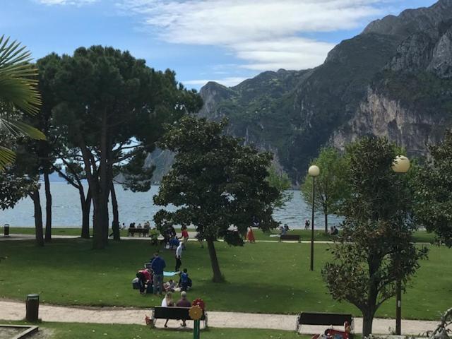 Appartement Balcone Sul Lago Riva del Garda Eksteriør bilde